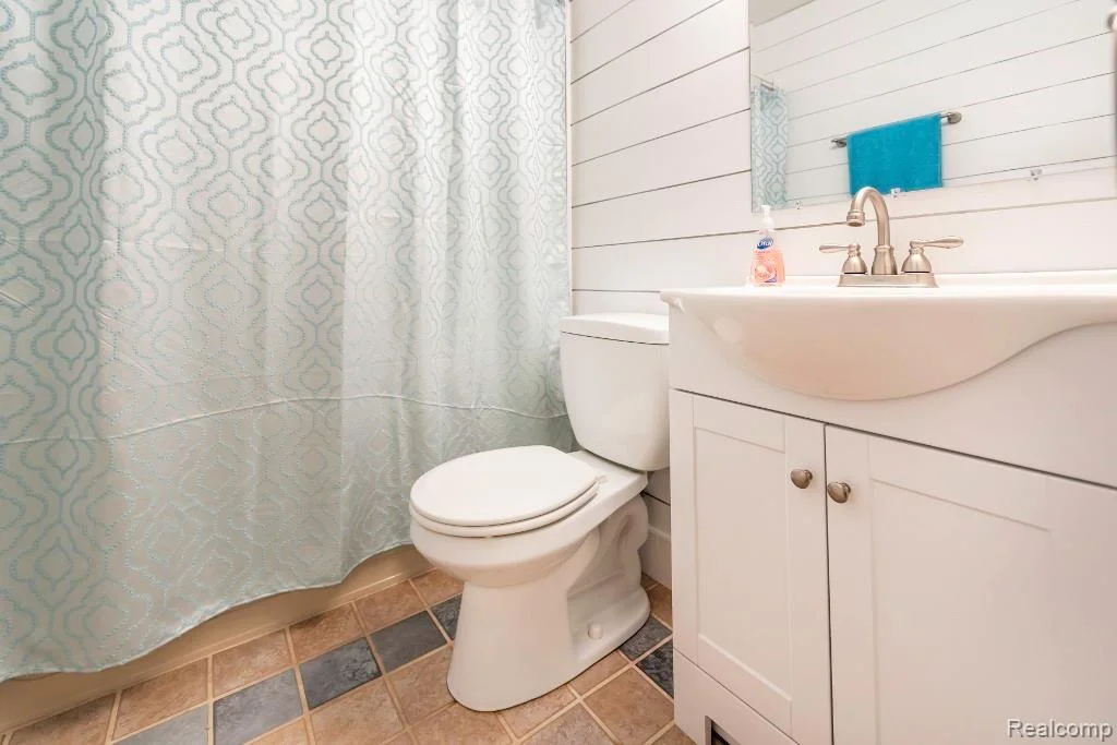 Homes for Sale in Ypsi - Hinton Real Estate Group