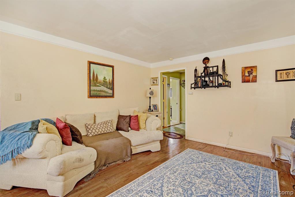 Family Room 2.jpeg