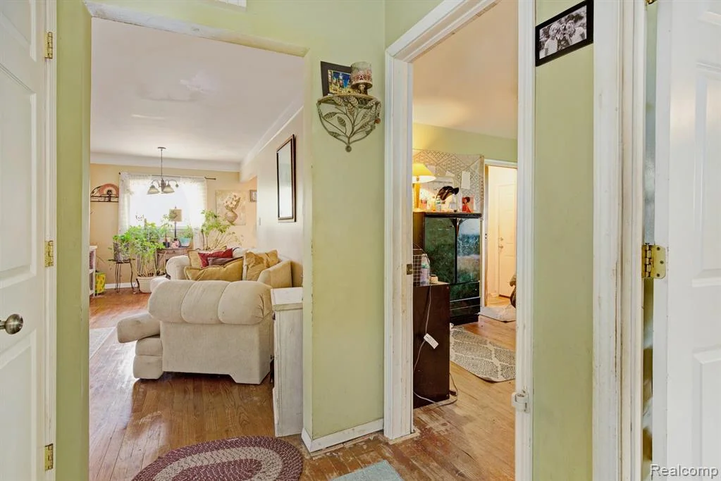 Remodeled Kitchen - Hinton Real Estate Group