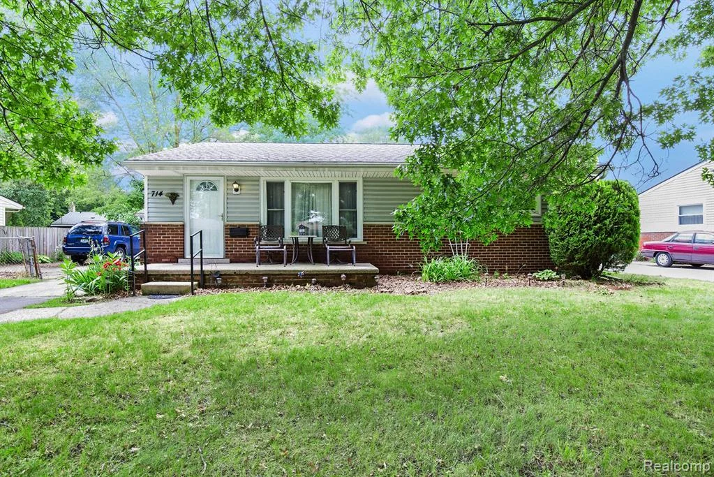 Homes For Sale in Ann Arbor - Hinton Real Estate Group