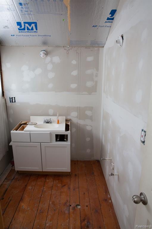 Bathroom 3.jpeg
