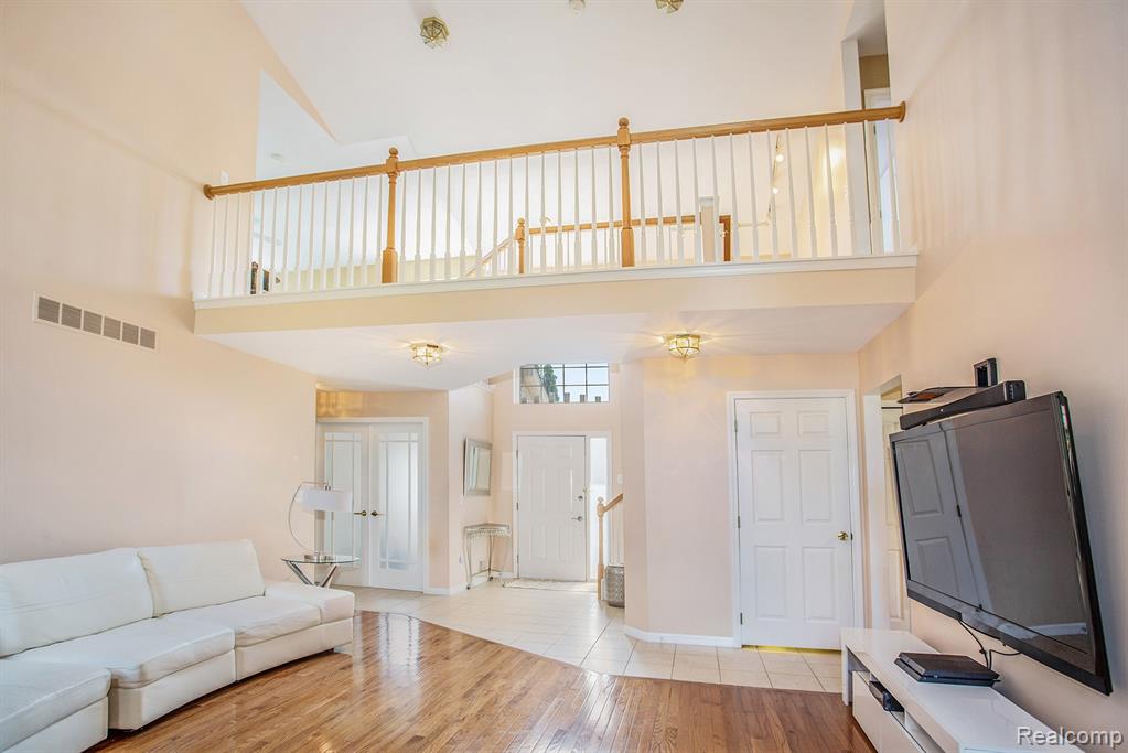 Family Room 3.jpeg