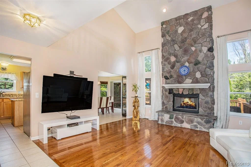 Family Room 2.jpeg