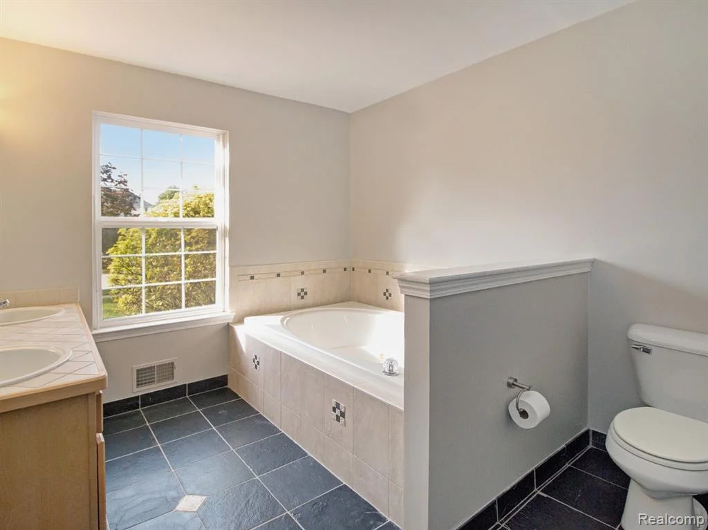 Master Bathroom.jpeg