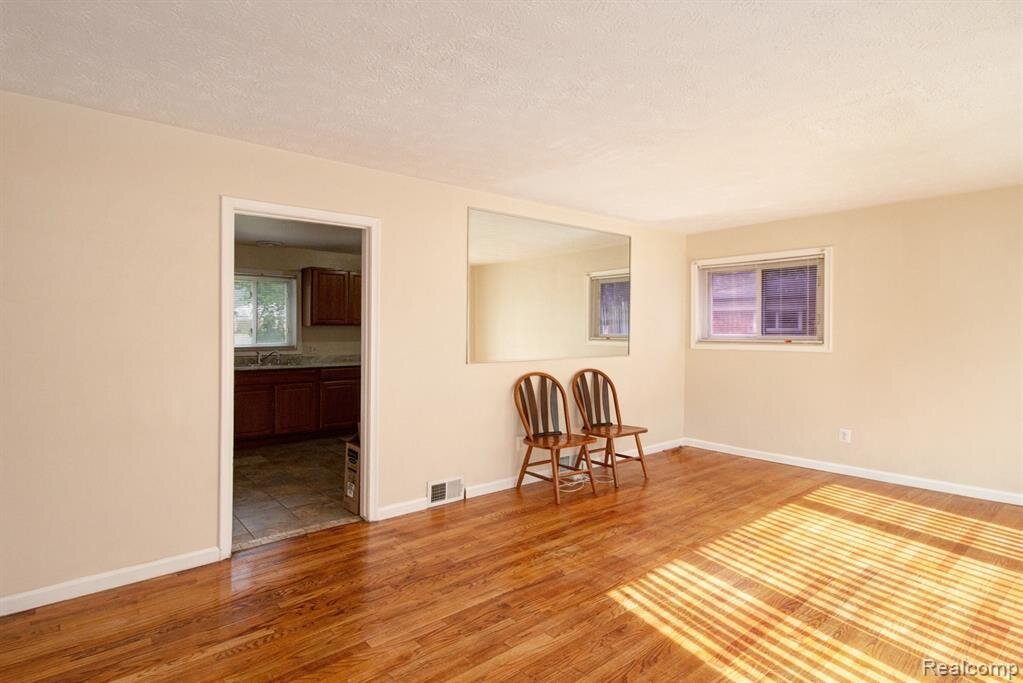 Family Room 2.jpeg