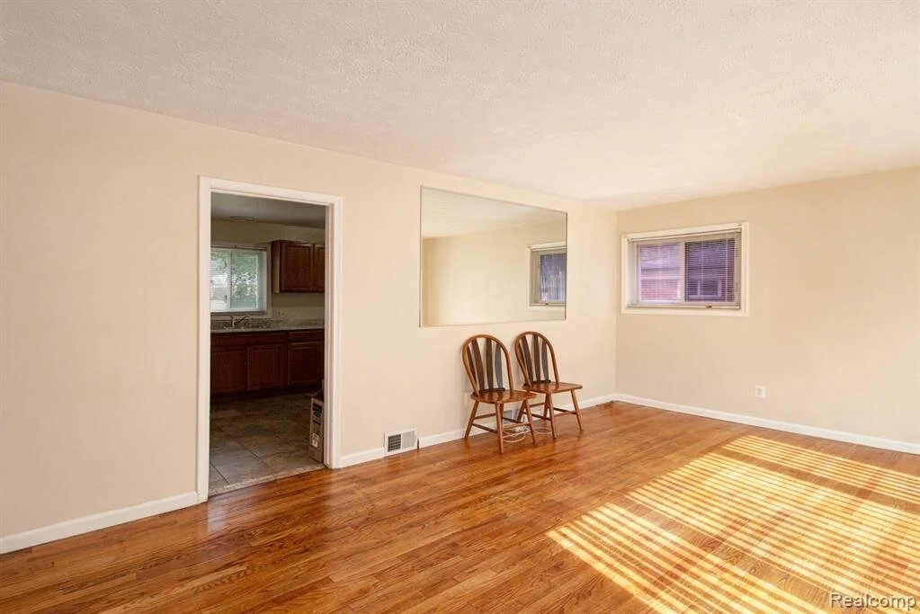 Family Room 2.jpeg