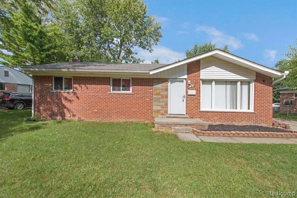 Homes FOR SALE in Superior Twp- Hinton Real Estate Group