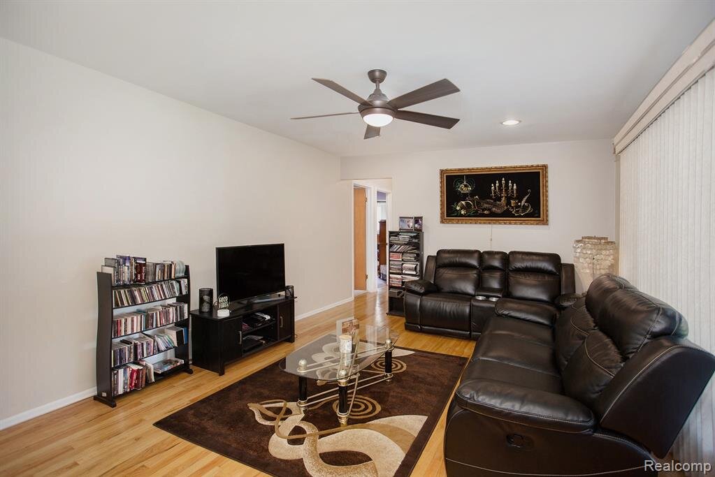 Family Room.jpeg