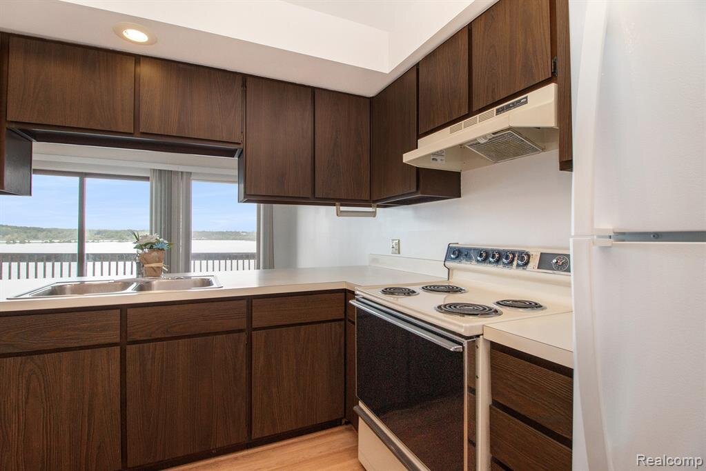 Kitchen 3.jpeg