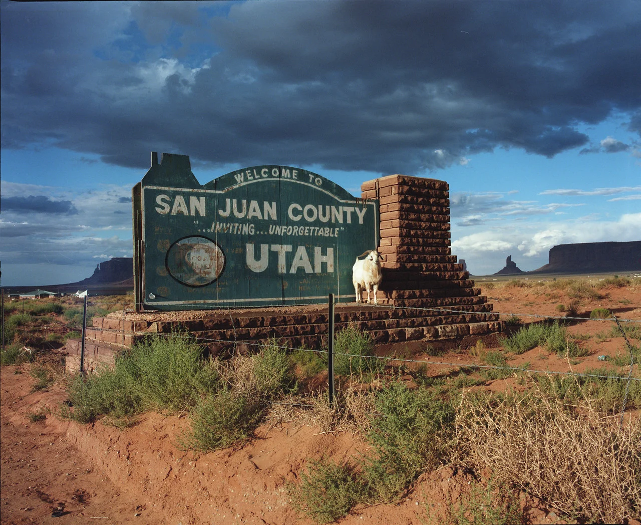 Tl’ízí Effigy, Monument Valley Navajo Tribal Park. 2014. C-Print.