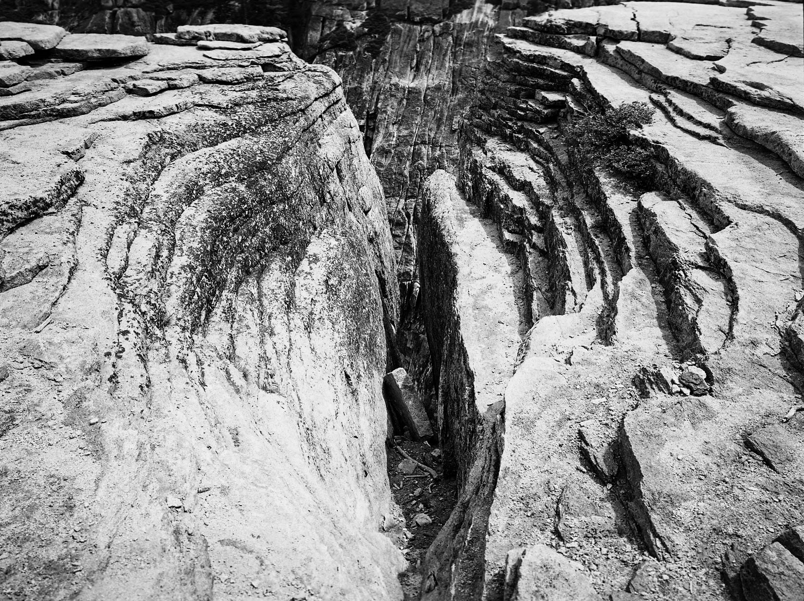 Fissures at Taft Point, Yosemite National Park. 2015. Silver Gelatin Print.