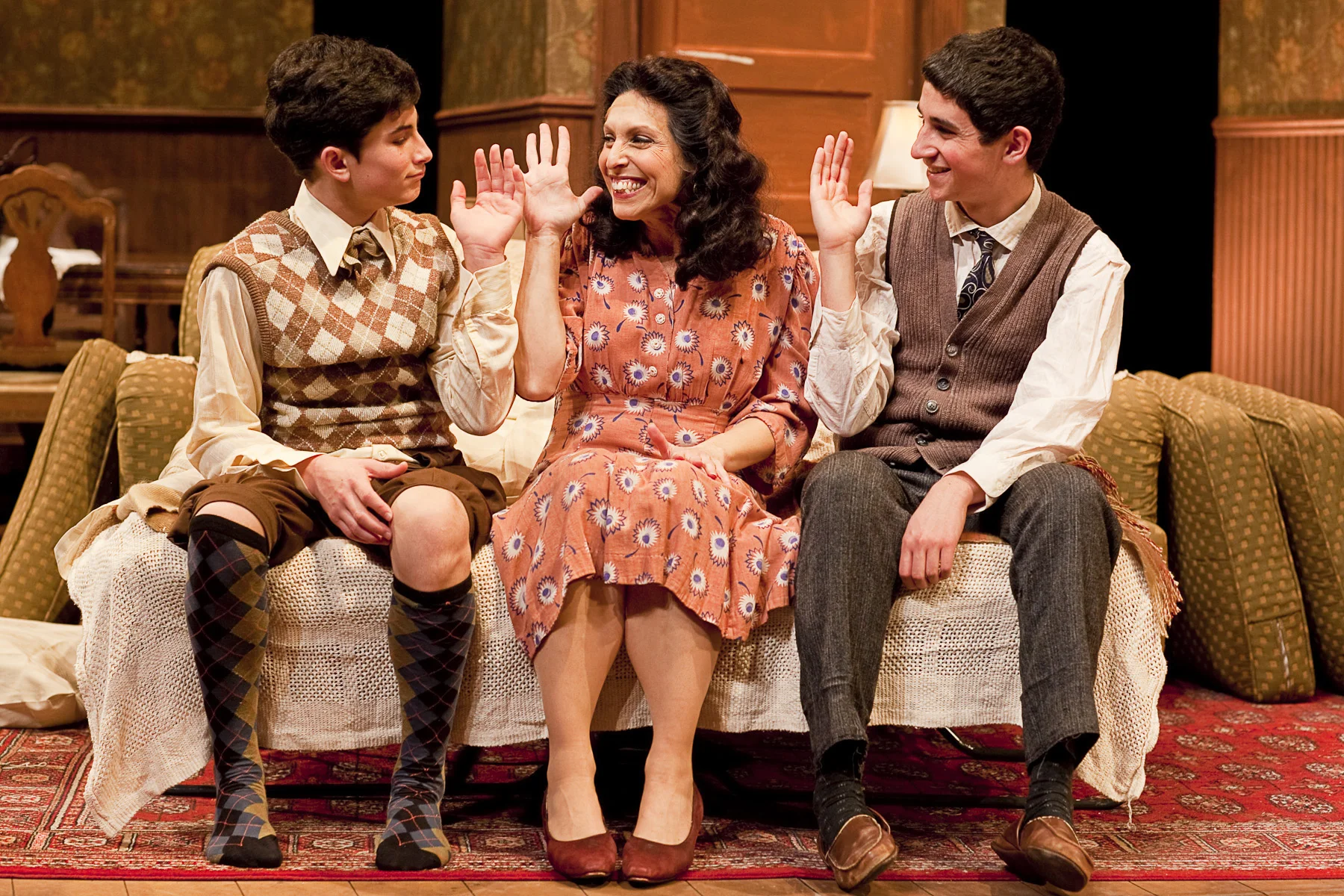 lost-in-yonkers-nancy-carlin-allen-willner-lighting-boys-with-mom.jpg