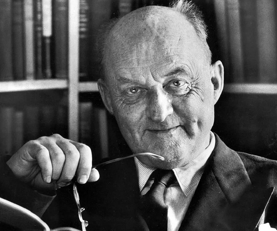 reinhold-niebuhr-4.jpg