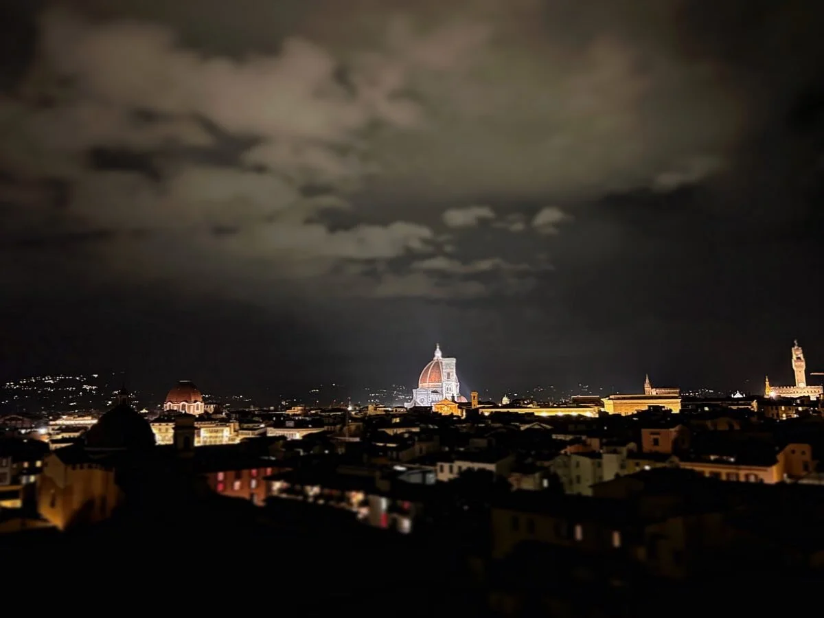 Florence at night. Wish you all were here!
#incentivephotographer #firenze #florence #duomofirenze