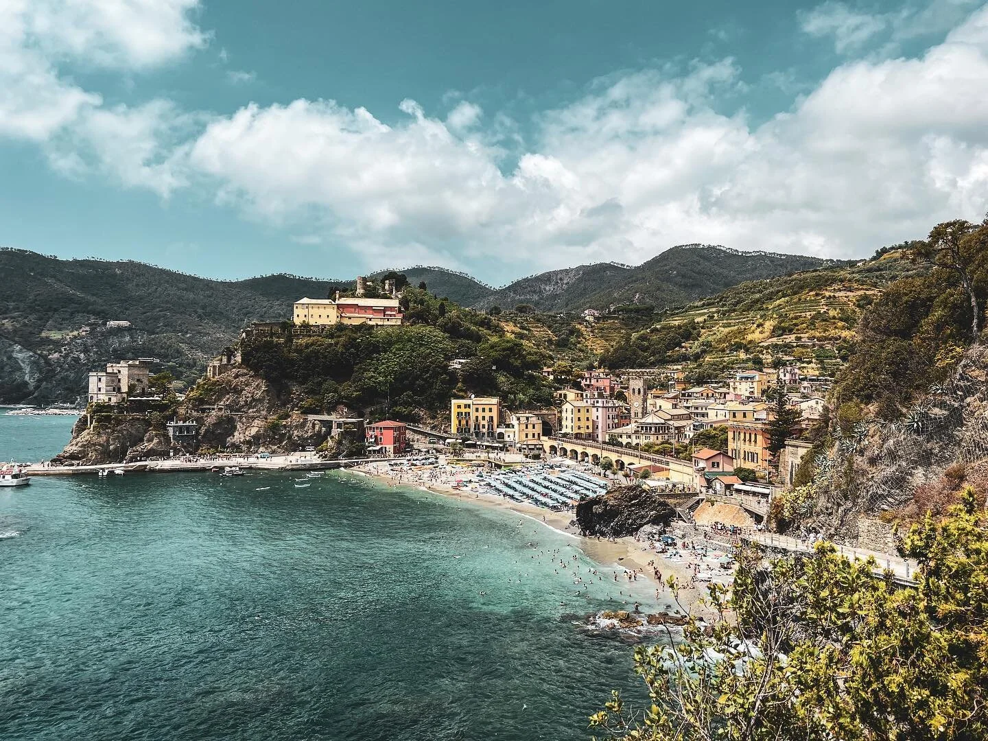 Can&rsquo;t get enough of Italy. 
#monterossoalmare #italytrip #liguriancoast #italianbeaches