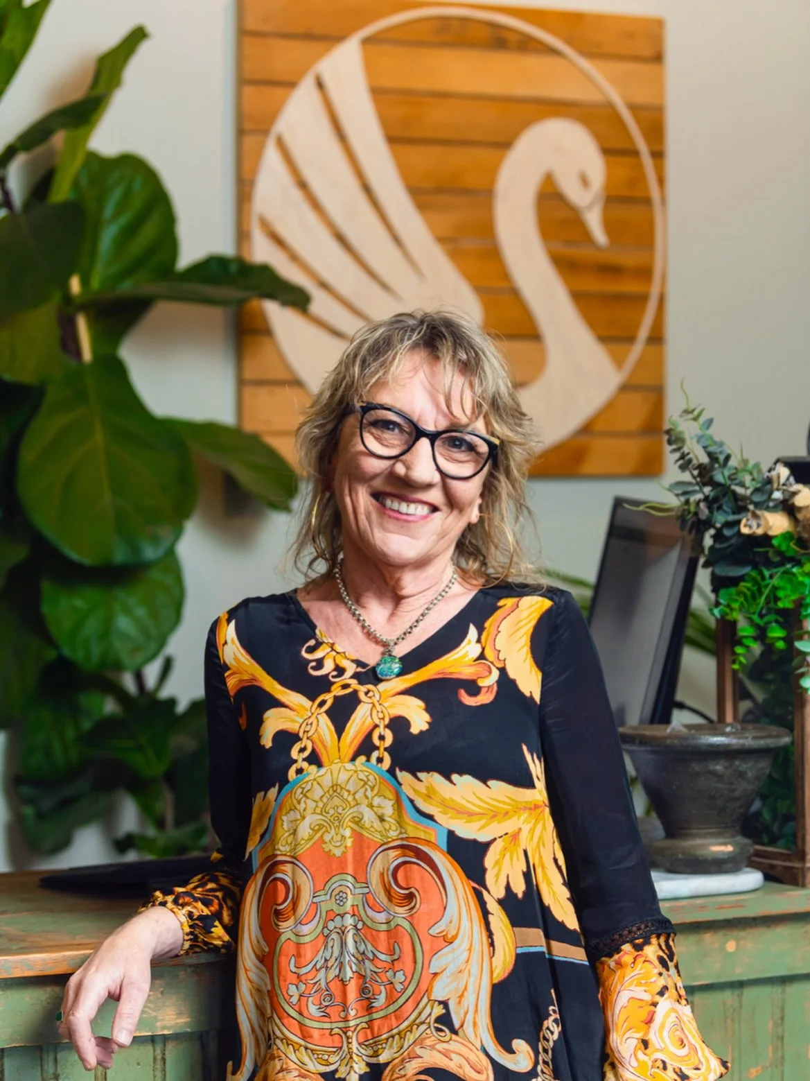 At The White Swan, it&rsquo;s not just the food, drinks, and atmosphere &mdash; it&rsquo;s the people 🦢✨

Meet Tracey, our Office Champion.
If everything&rsquo;s running smoothly and the doors are open on time, chances are Tracey&rsquo;s already bee
