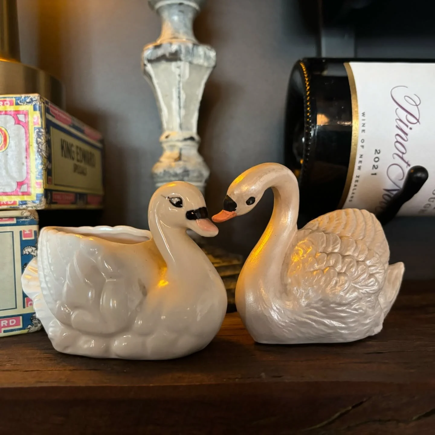 VALENTINE&rsquo;S DAY AT THE WHITE SWAN
Two ways to fall in love.

Celebrate Valentine&rsquo;s Day with beautifully curated dining experiences inspired by love, local flavours, and romance.

🌿 Romance Under the Vines
Lunch | Garden Bar
A relaxed, in