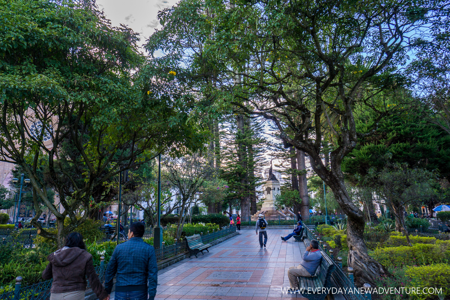 Plaza Abdon Calderon, Cuenca