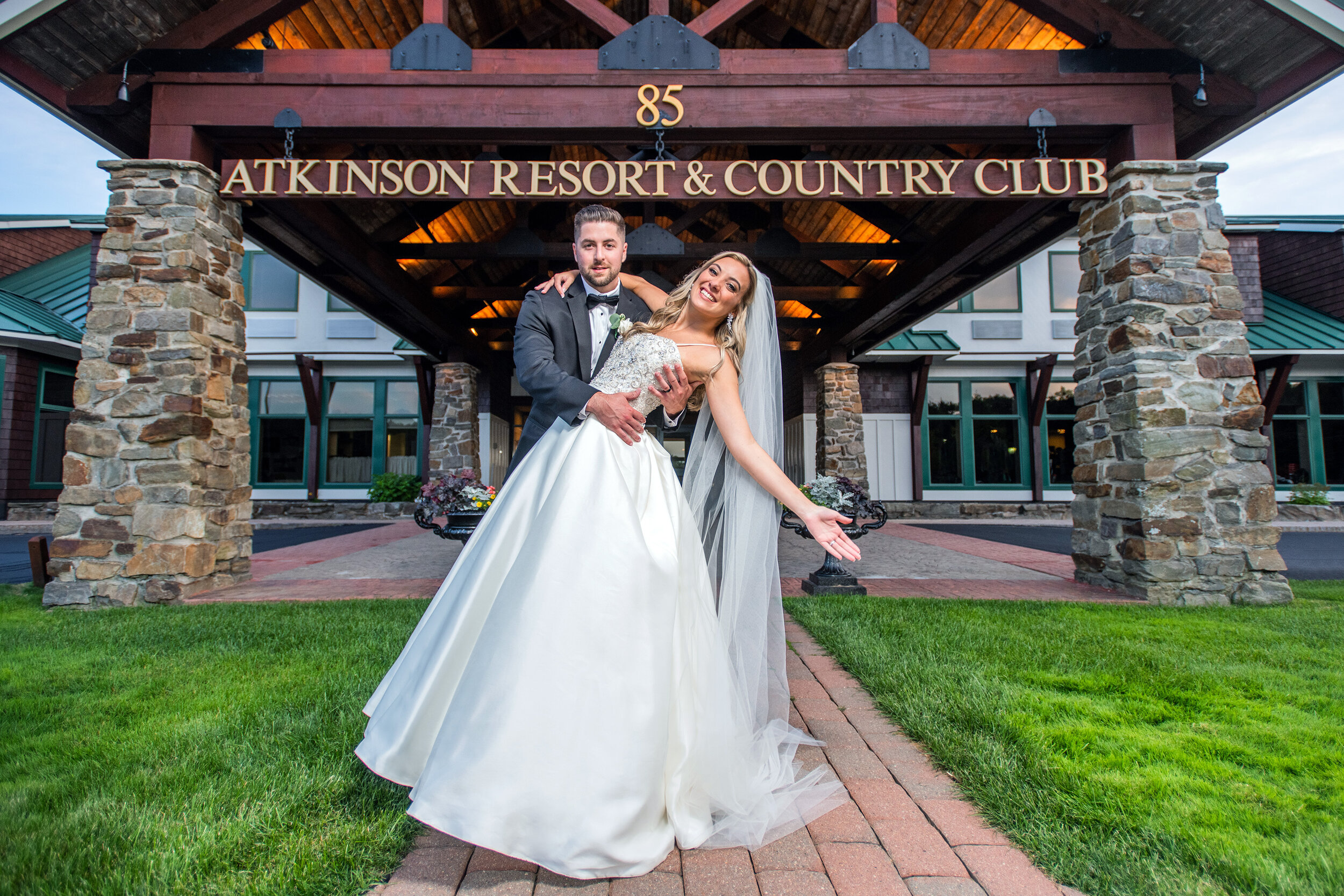 Atkinson Country Club Wedding.jpg