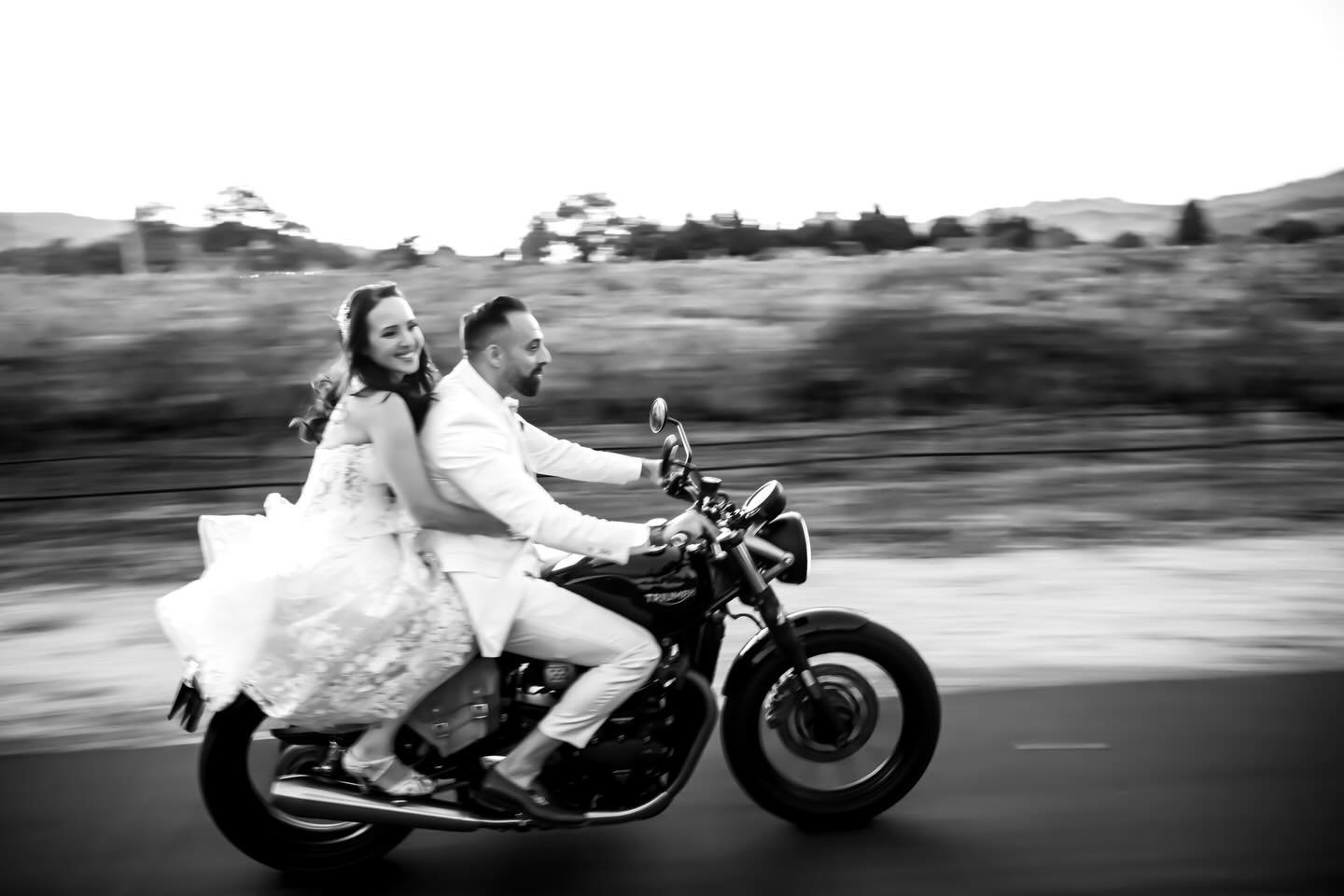 &ldquo;Oh, the places you&rsquo;ll go.&rdquo; - Dr. Seuss

📸 @kenvialephotography

#lifeofadventure #newlyweds #weddingphotography #napastyle #kenvialephotography