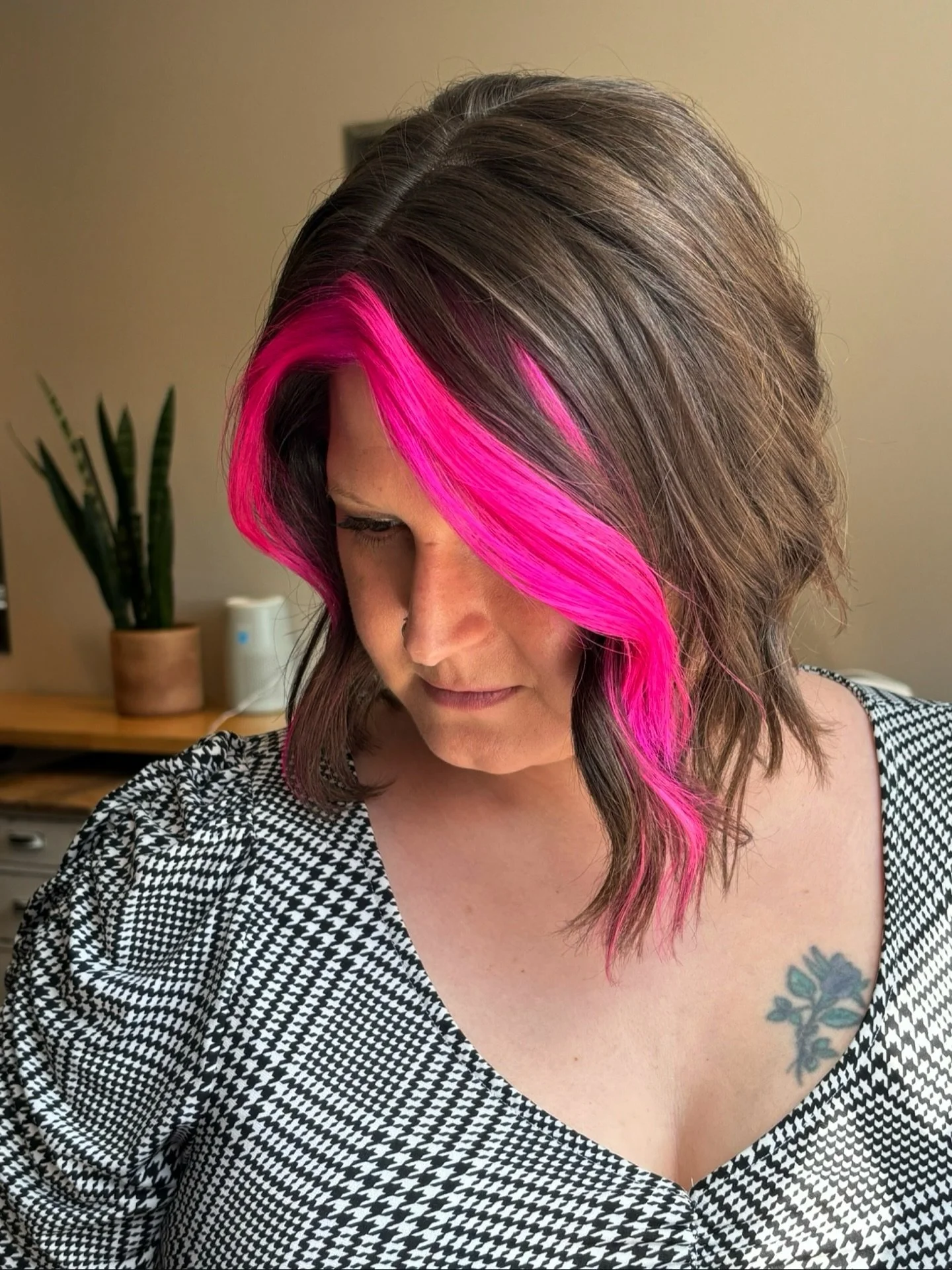 How incredible is this pink?! 🌸🎀💖 we have so many fun things to share from the weekend but had to get this up on the feed first! 😍
@rose.carlee did a phenomenal job per usual with this vibrant color. 👏🏼 

#fashioncolors #vibranthair #pinkhair #