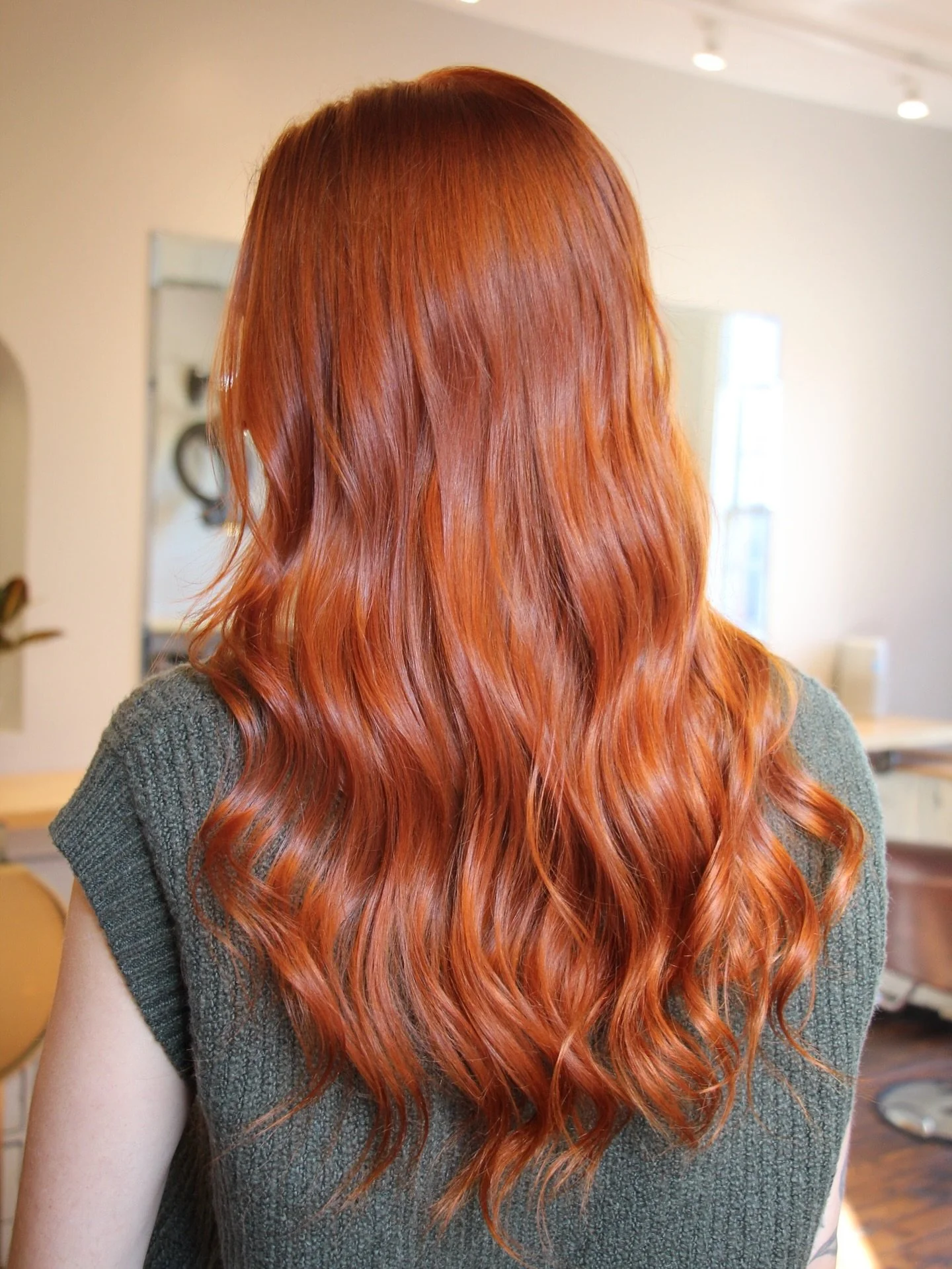 Red, red, red!!!! ❤️&zwj;🔥 obsessed with this beautiful #redhaired queen! Well done @rose.carlee 👏🏼 

#mnhairsalon #mnhairstylist #mnhair #mnredhairspecialist #discoverstillwater