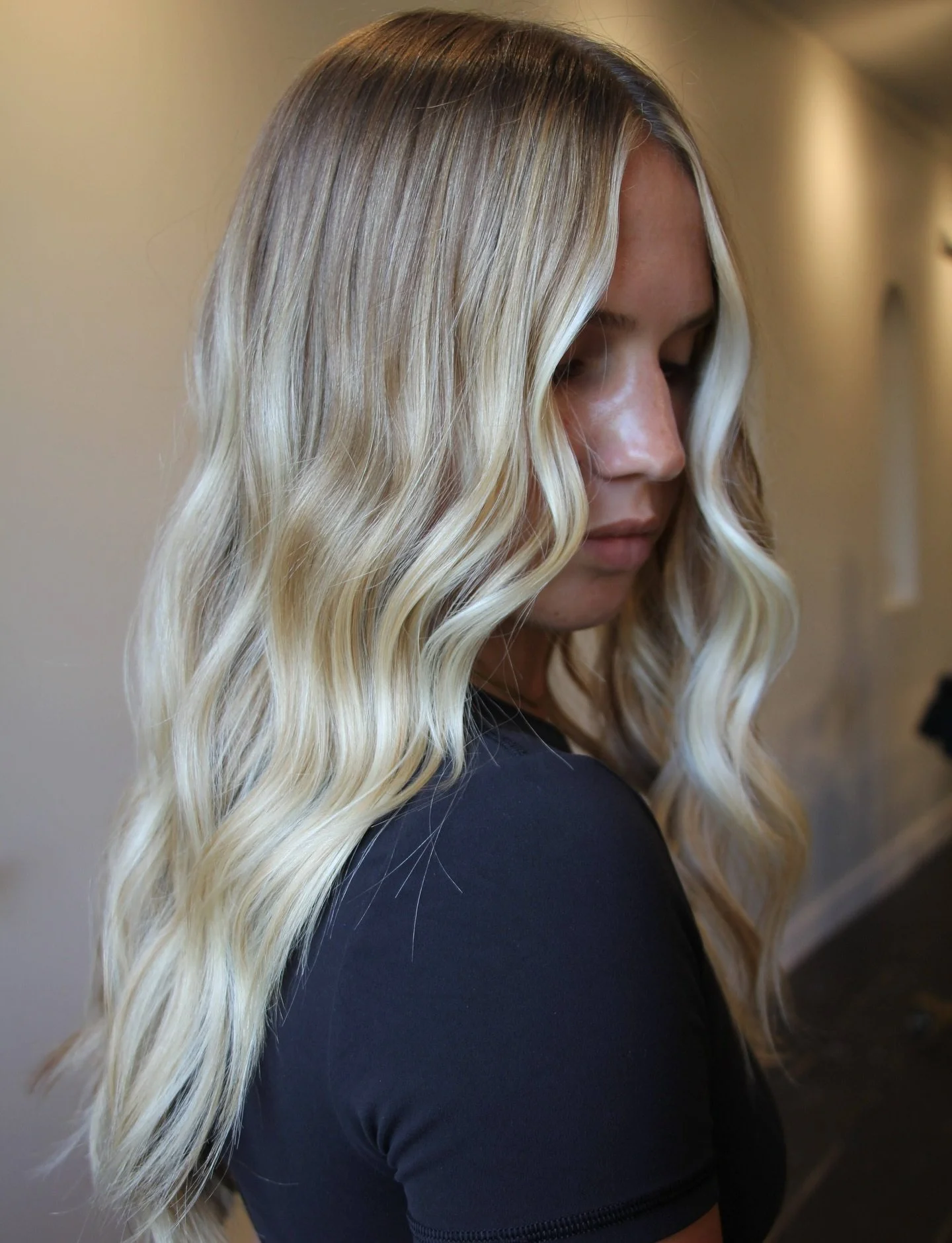 Who&rsquo;s going to be down at Harvest Fest this weekend? 🎃 🌽 🌾 anything we should put on our list to-do? 

Gorgeous blonde by our girl @hairbyadeline.s 👏🏼 

#mnhairsalon #mnhairstylist #mnhair #discoverstillwater #stillwatermn