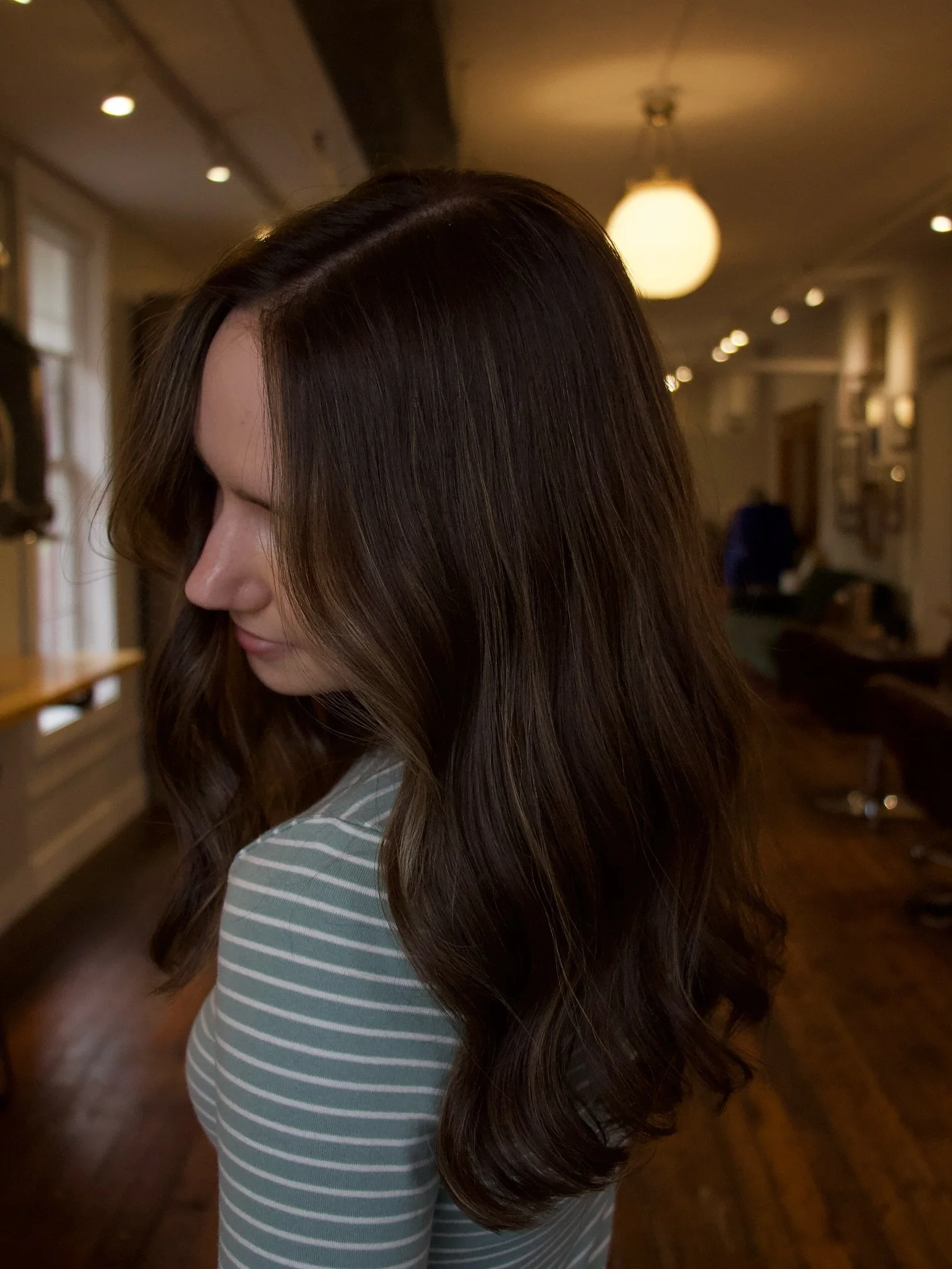 Something about this makes me want a chocolate truffle 😍🍫 beautiful brunette by our girl @kutsbykendyl 👏🏼 

#mnhairsalons #mnhairstylist #discoverstillwater #stillwatermn #mnhair #mnbrunette #livedinbrunette