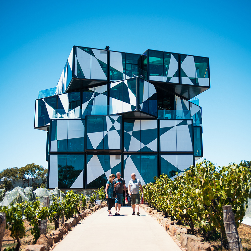 Cube zone. The d’Arenberg Cube, Австралия. Кубическая архитектура Сантьяго колладж. Кубические постройки. Куб в архитектуре.