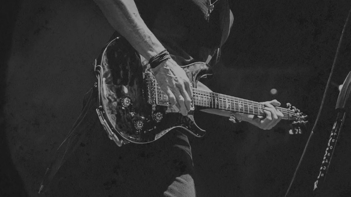 VH_SlidePhoto_SQRSPC_002.jpg