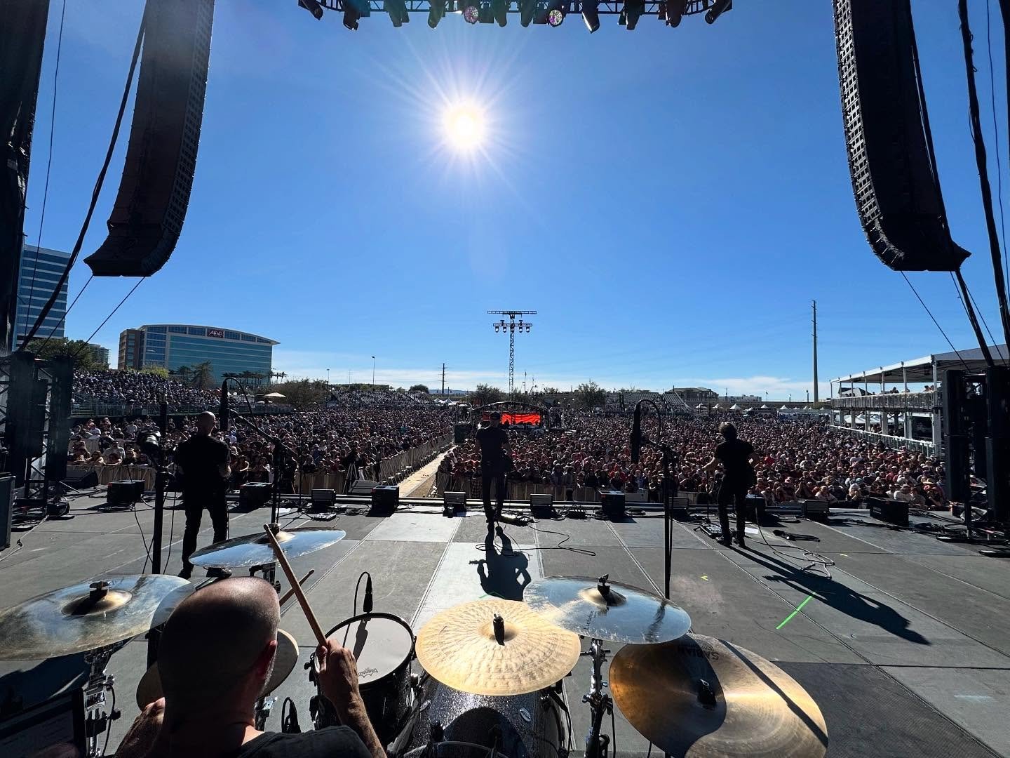 Such a great day at @inningsfest. Thanks to everyone who came out and sang along with us. Thanks also to @dempster4646 for having me on his show! #inningsfest #tempe