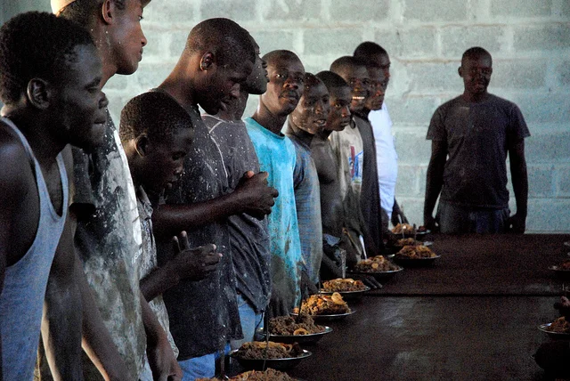 web.pics.haiti.010.jpg