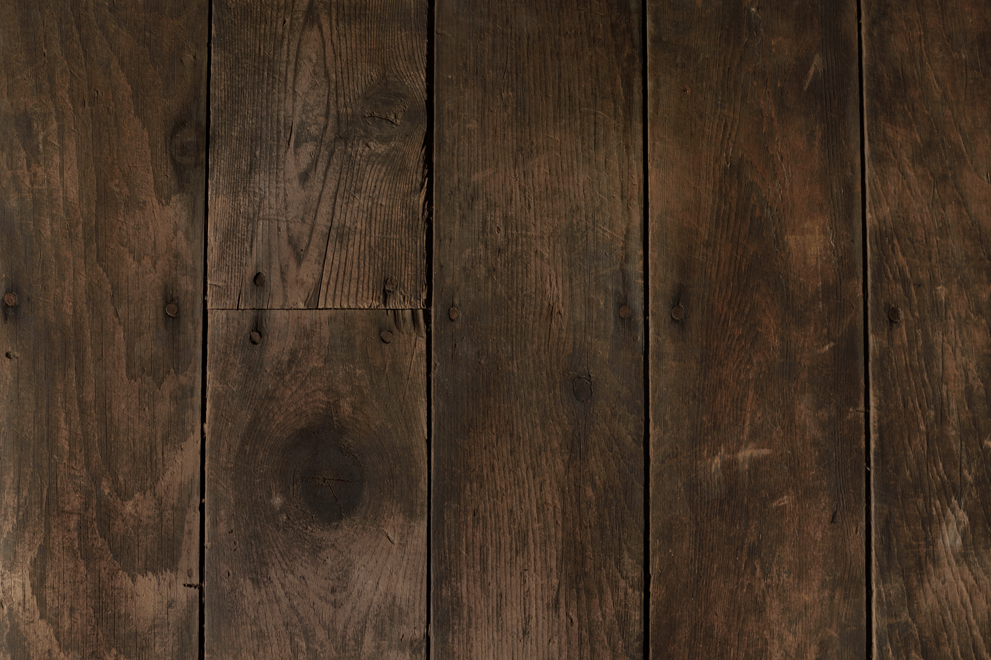 DarkBarnWood2.png