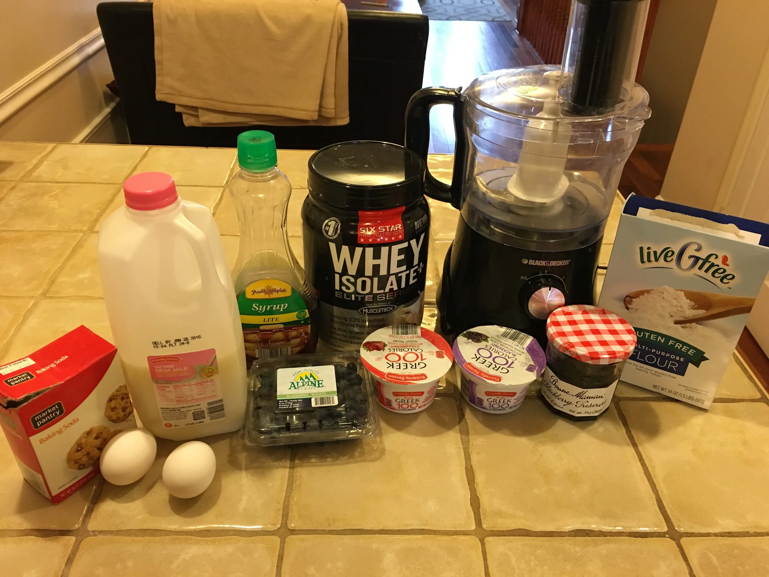 gluten-free-protein-berry-pancakes