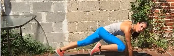10 Minute Total-Body SWEAT Workout-spiderman plank