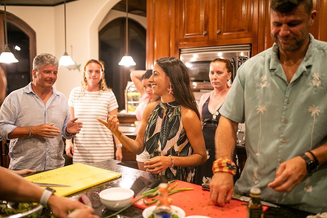 Day 7 of our Thrive retreat in Costa Rica was all about the food! 👩🏽&zwj;🍳🥭🥑

At our cooking class we made a few of my favorite recipes from my #1 bestselling cookbook, Eat to Thrive: The Anti Diet Cookbook 📚 

We have a cooking class at every 