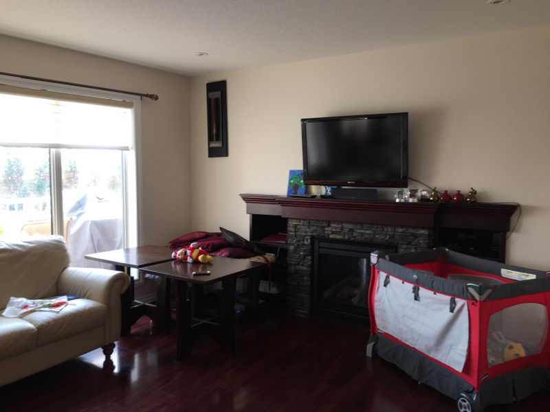 Living Room before staging
