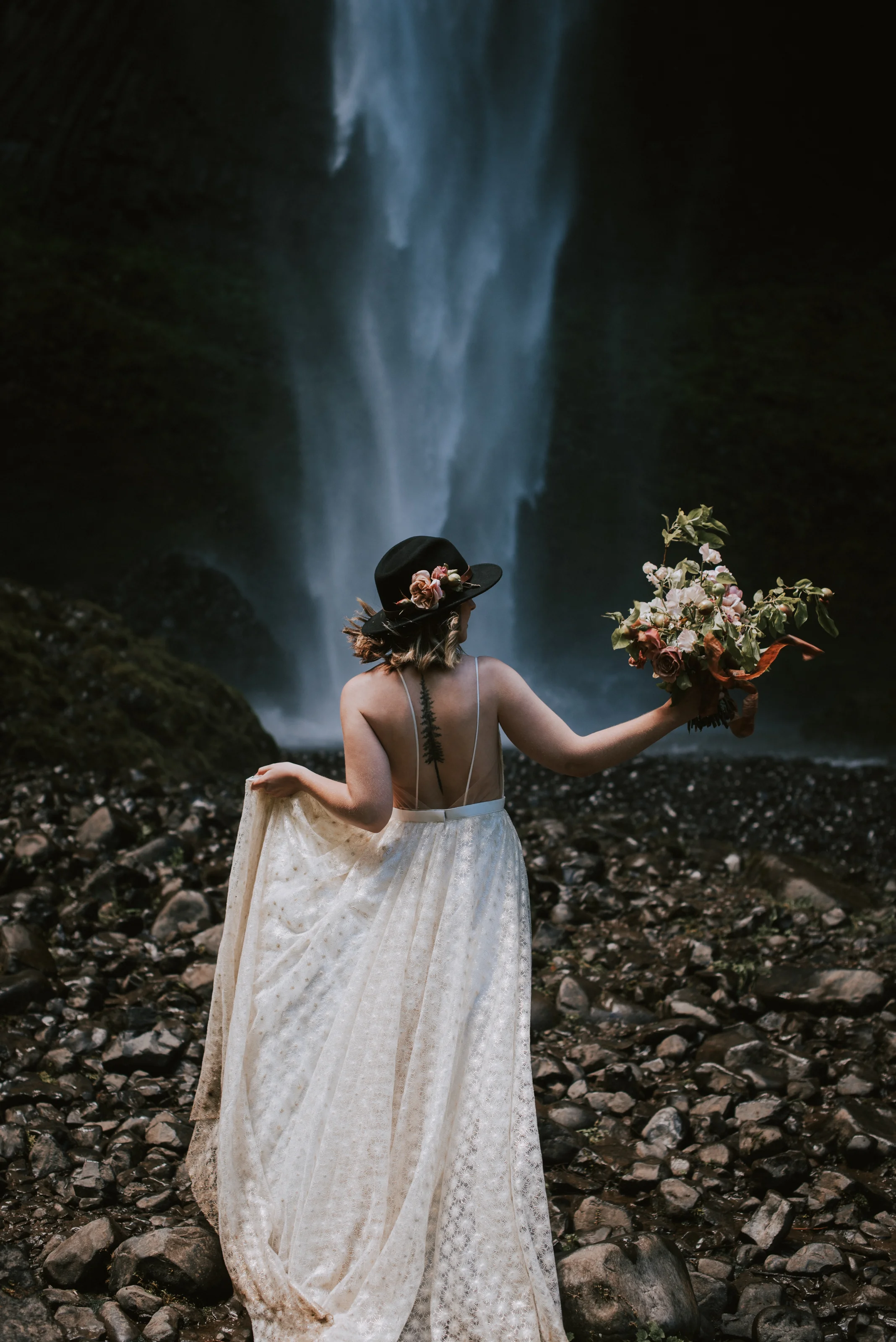LatourellFallsElopementPortlandOregonFreckledFoxPhotography-2681.jpg