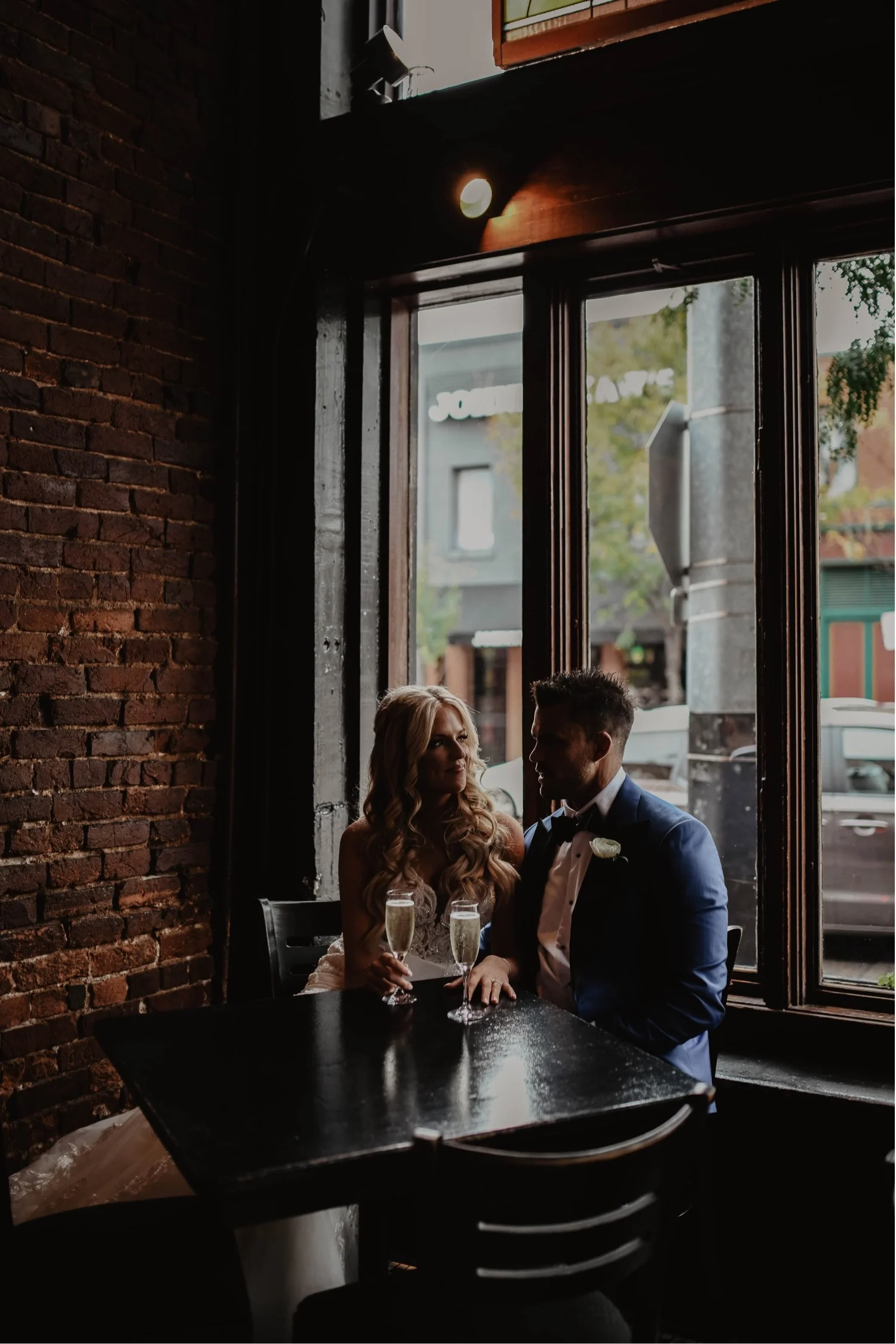 23_BrettandBrittanyWeddingKansasCityFreckledFoxPhotography-290.jpg