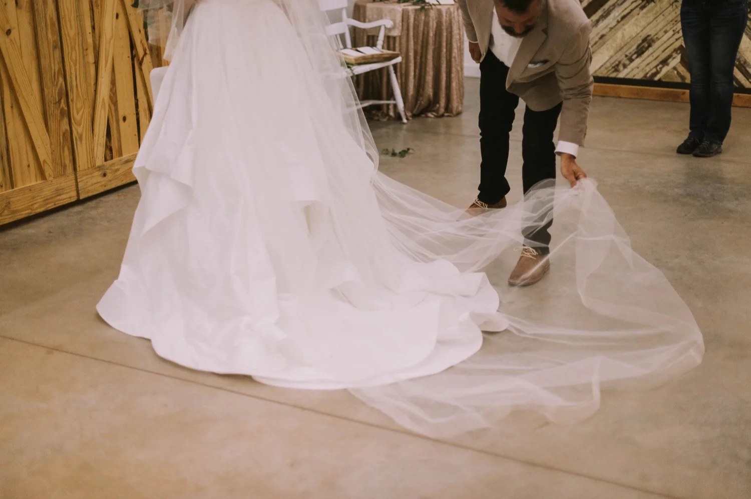 39_JesseandHannahWeddingKindredBarnFreckledFoxPhotography-480.jpg