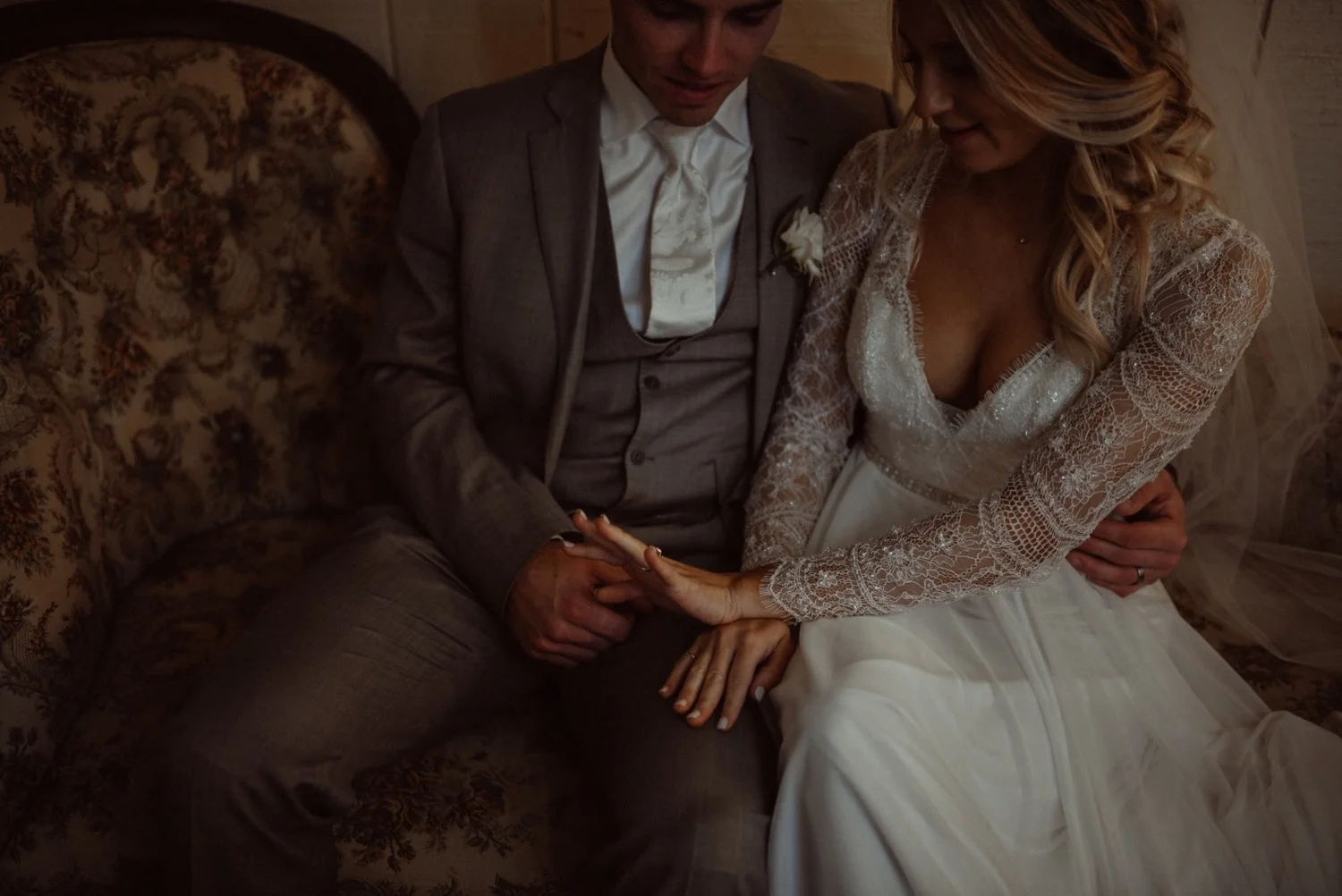 43_CarsonandSarahWeddingBarnattheSpringsFayettevilleArkansasFreckledFoxPhotography-822.jpg