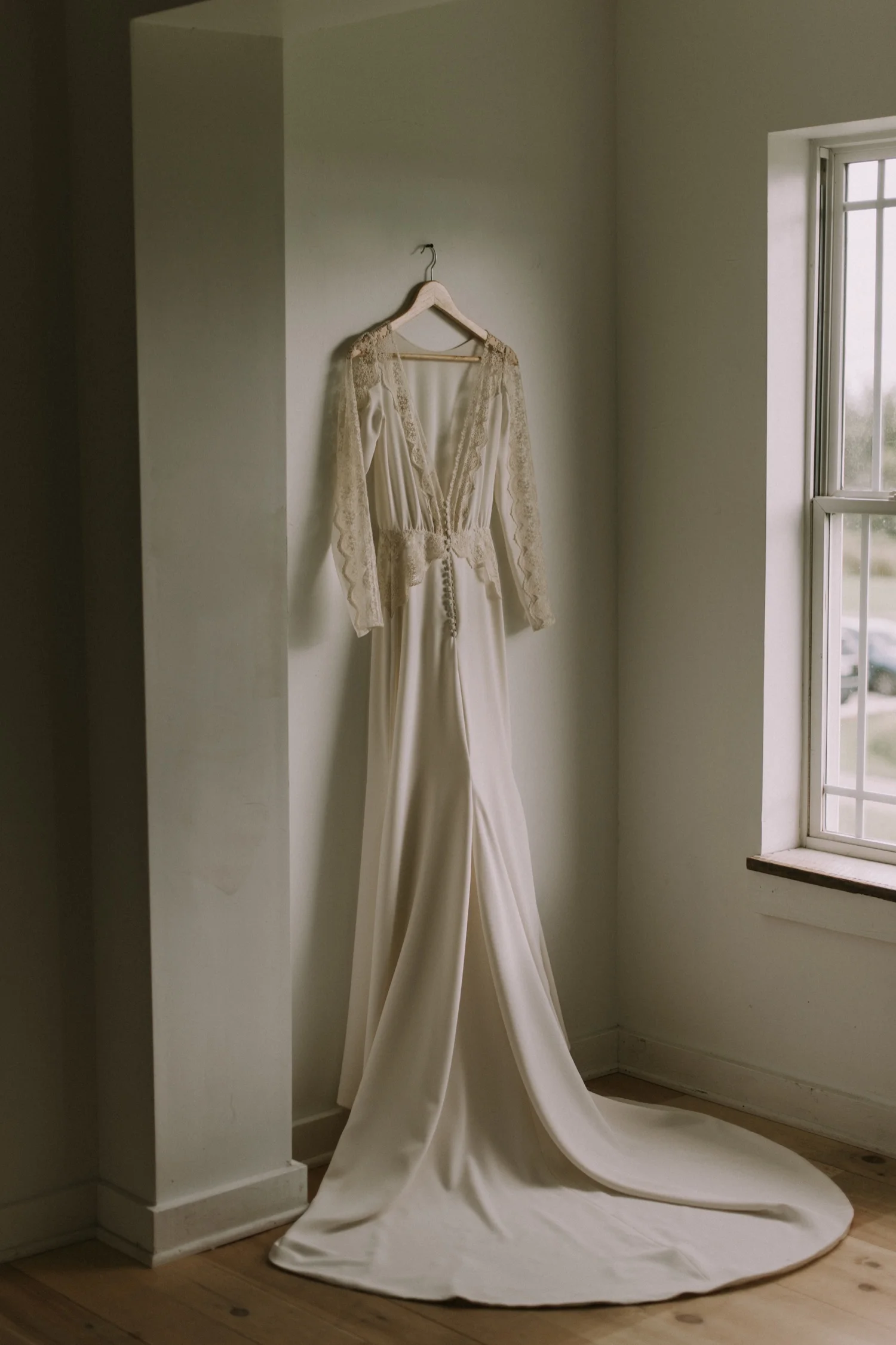 08_DawsonandKaileyWeddingKindredBarnFreckledFoxPhotography-0291.jpg