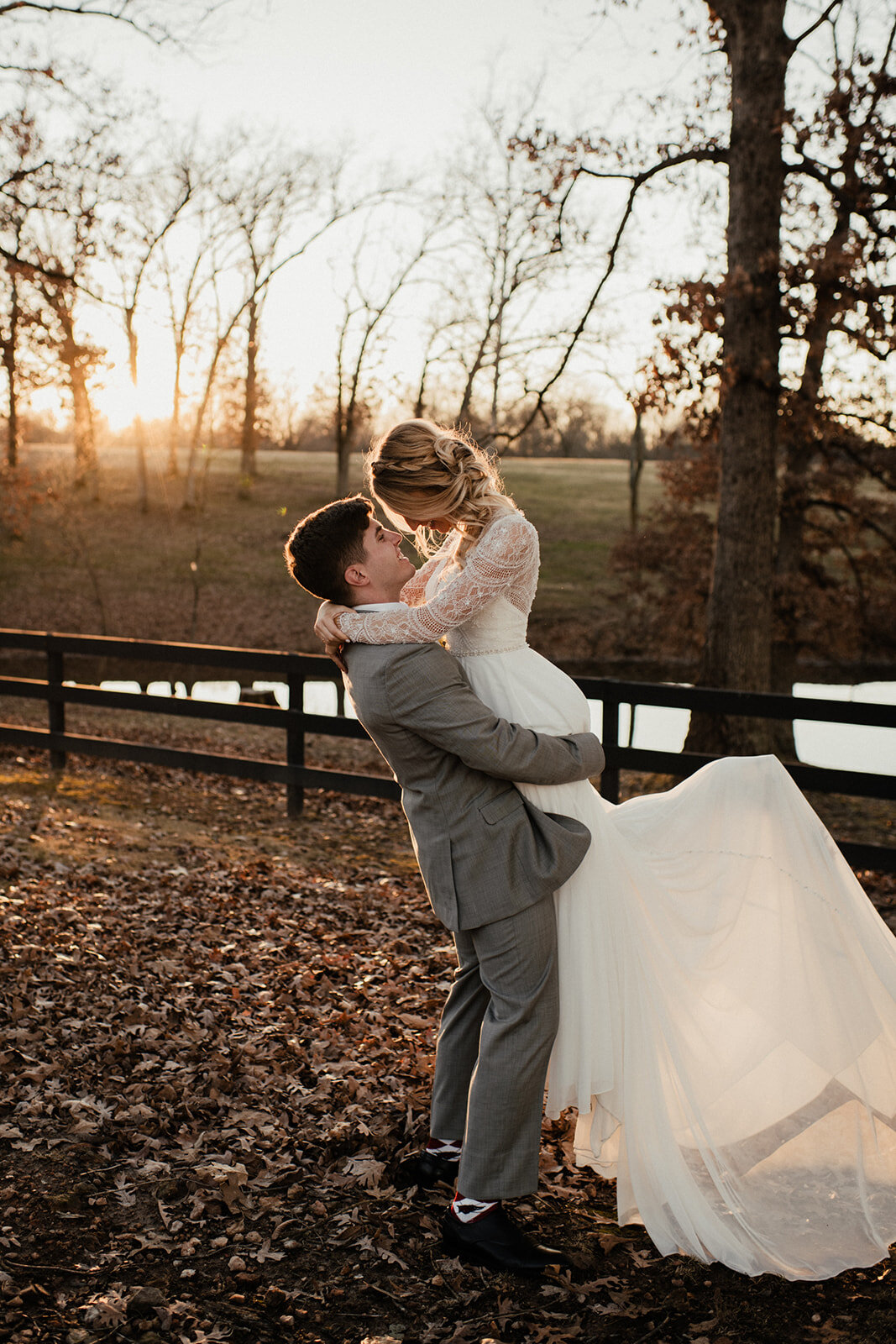 CarsonandSarahWeddingBarnattheSpringsFayettevilleArkansasFreckledFoxPhotography-897.jpg