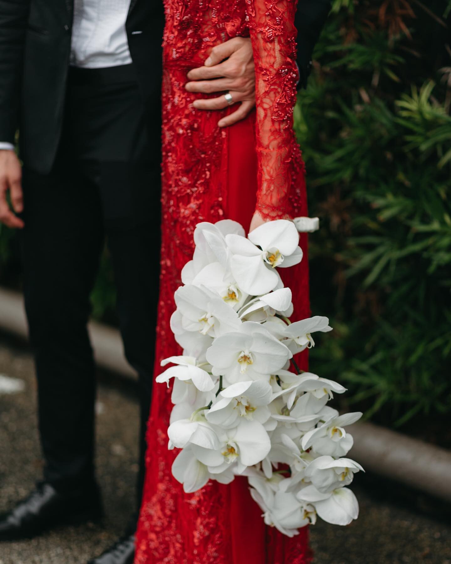 I couldn&rsquo;t have spent my first travel wedding back with better people. Sandy had not one, not two, but three stunning gowns for the day + I can&rsquo;t wait to share every single detail ✨