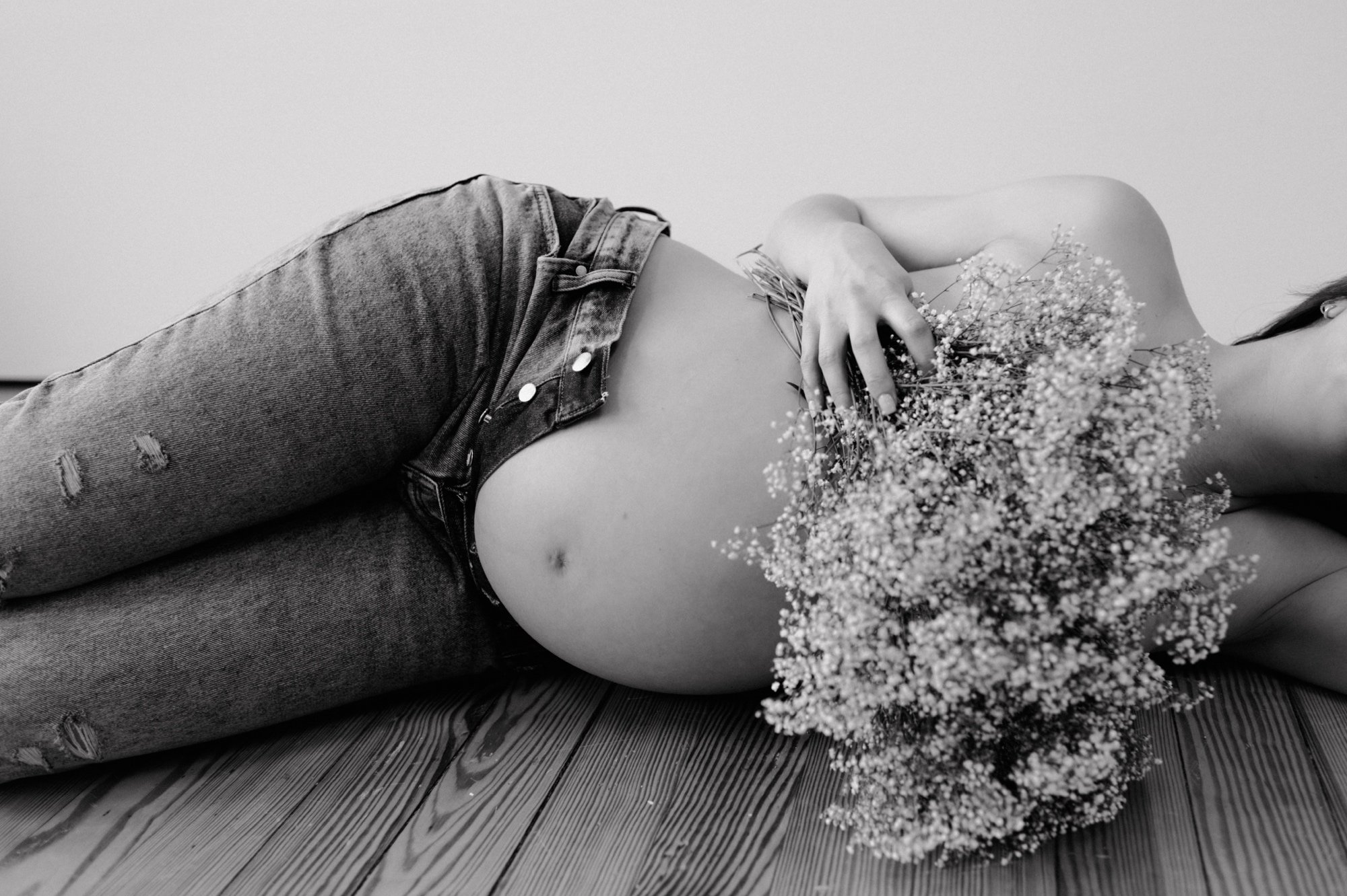 12_BrownMaternity2022FreckledFoxPhotography-84.jpg