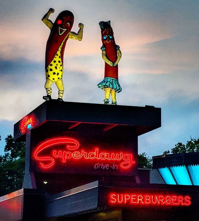 Hey Superdawg thanks for just being here for everyone in Chicago, forever. #chicago #icons #neon #eye