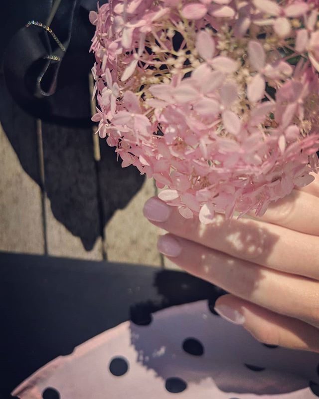 shirt flower nails. all matched. #pink