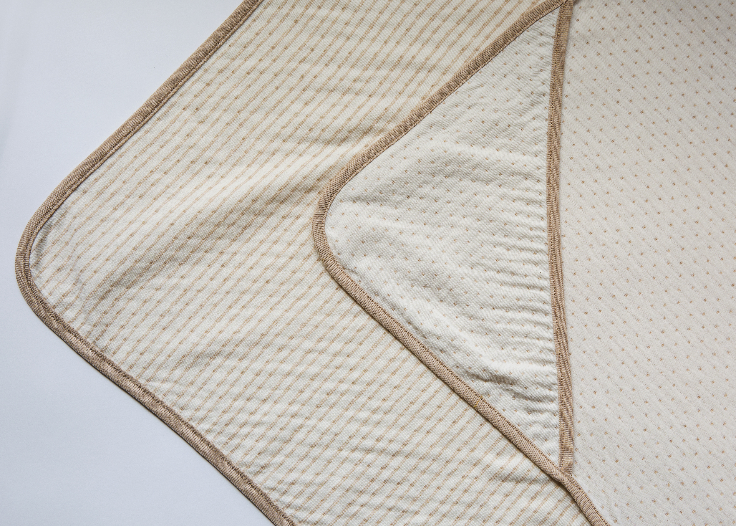 swaddle with hood
