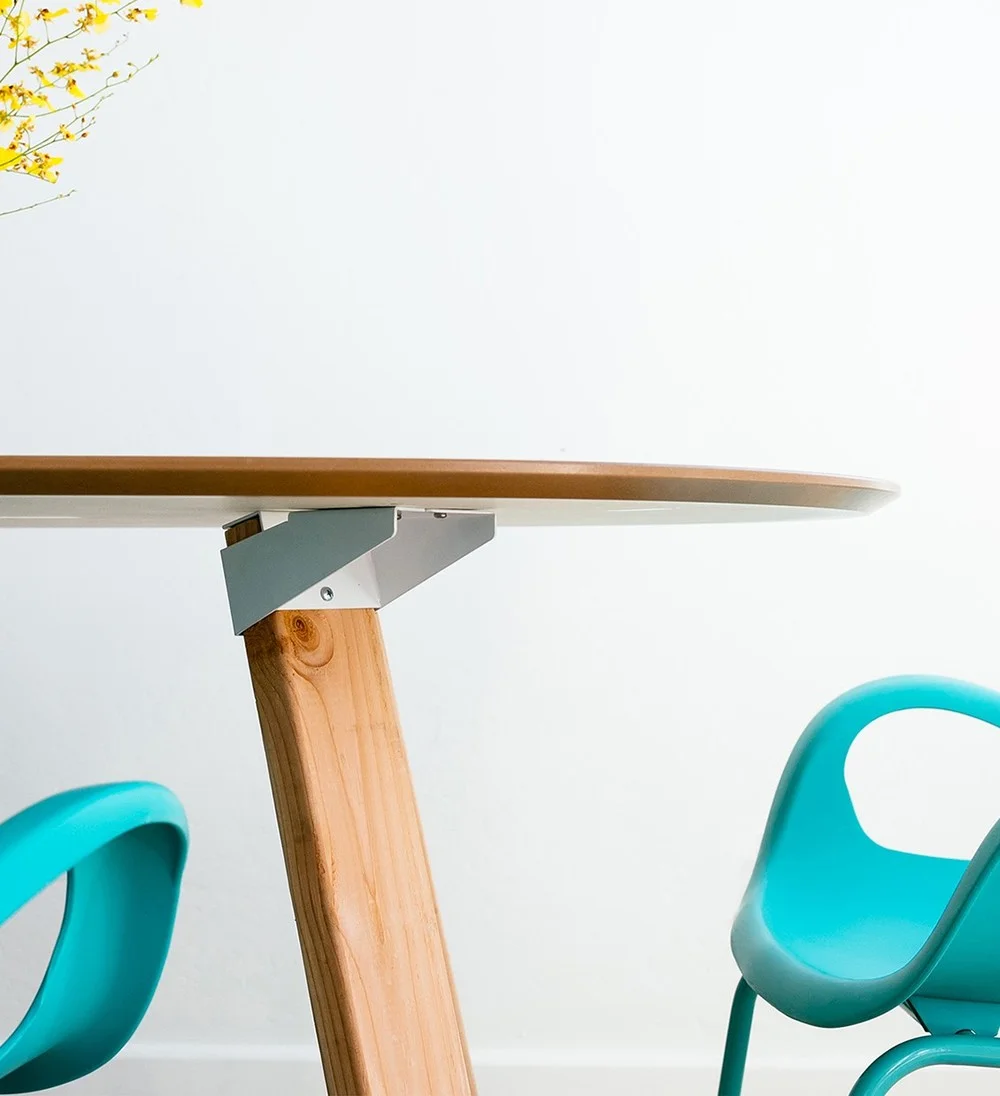 UX4 TABLE SYSTEM