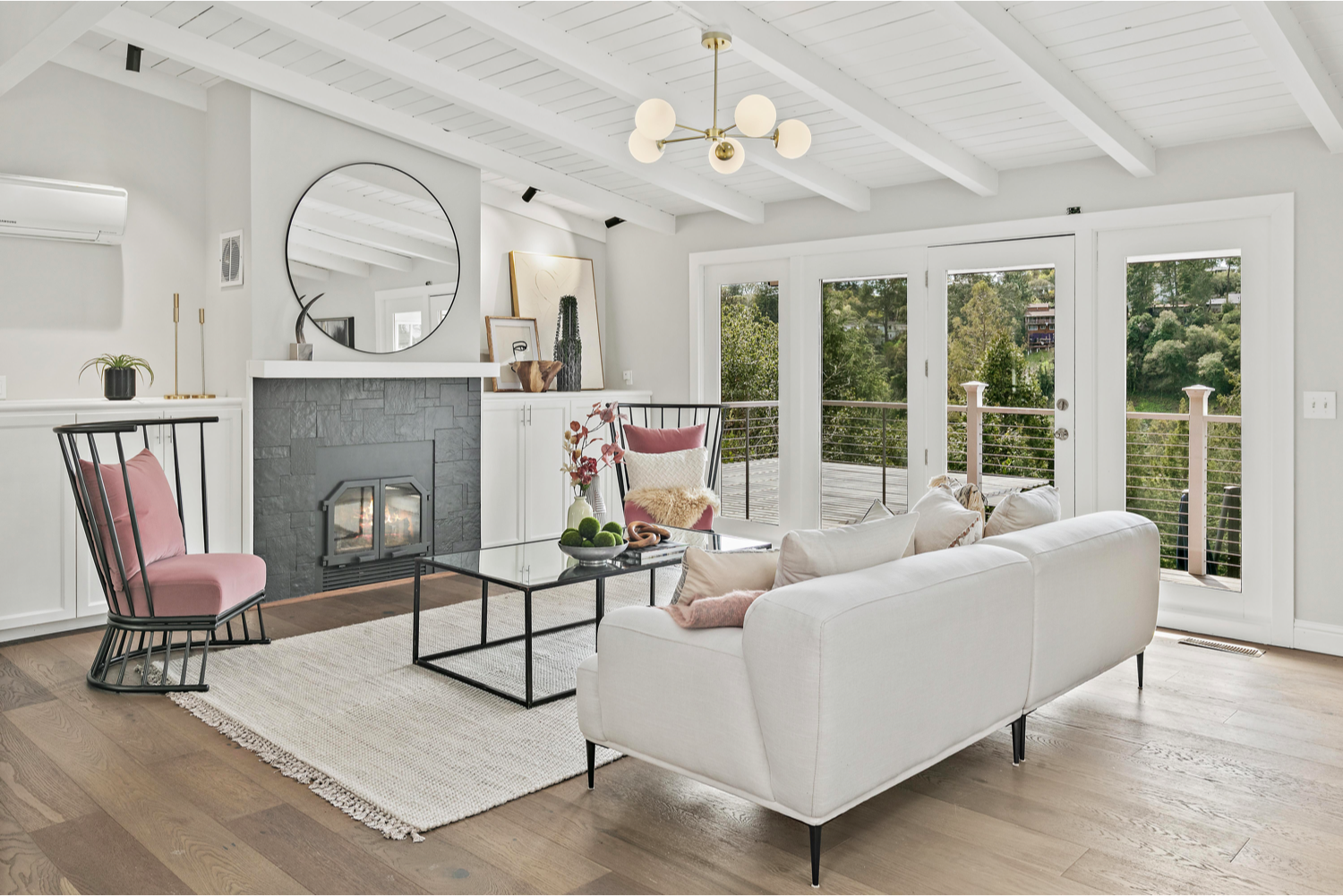 Capricorn Livingroom.png